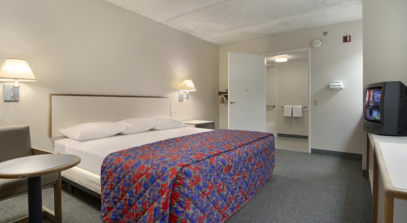 Red Roof Inn Plus+ Houston - Energy Corridor Phòng bức ảnh